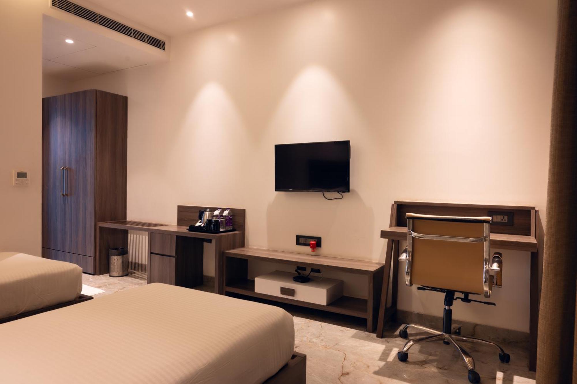 טארפית Econest Hotel מראה חיצוני תמונה